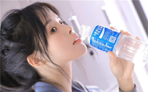 最近中文字幕高清免费大全8最新版：一款可以无限免费体验精彩视频的播放软件