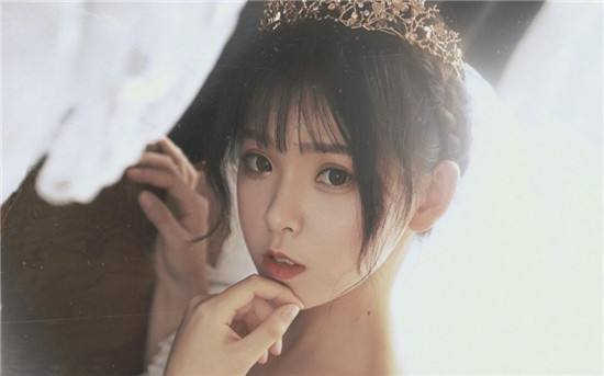 乱码一卡二卡新区产品入口：一二三四中文高清在线观看