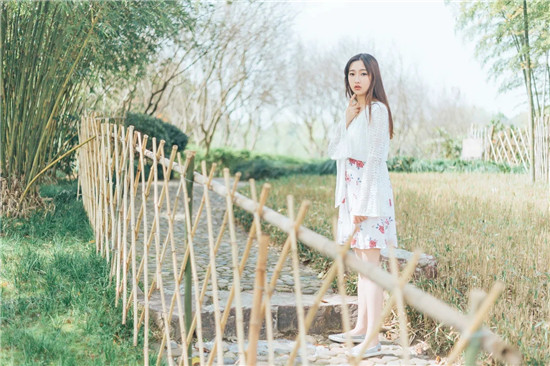 萝蜜app下载汅api免费秋葵精简版无限制:一款人人都可以使用的手机视频播放器