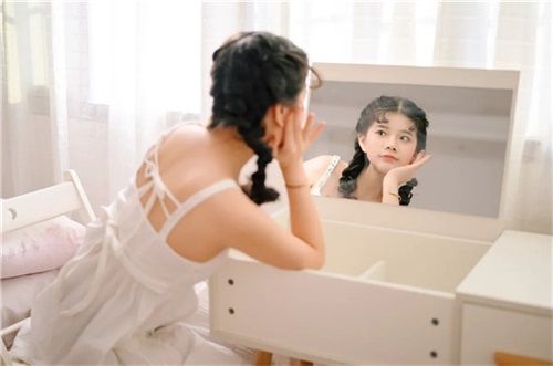 绿巨人黑科技聚合秋葵精简版：惊喜影视本地视频享受大片风云