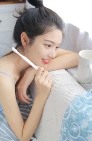 草莓黄瓜丝瓜香蕉秋葵向日葵绿巨人下载截图2