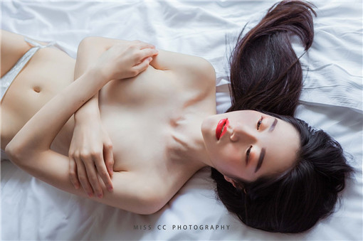 果冻传媒资源潘甜甜七夕：91果冻传媒剧情在线观看