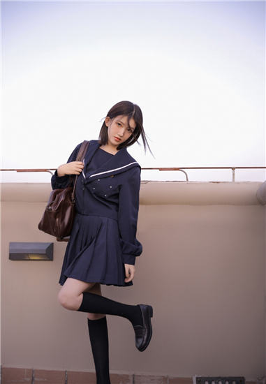 草莓丝瓜带你另眼看世界污解锁版截图1