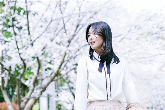 向日葵秋葵芭乐草莓鸭脖小猪ios版:一款充满趣味内容的播放软件