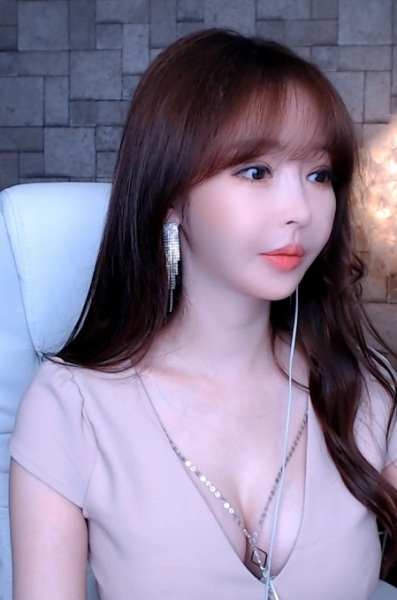 丝瓜视频下载免费无限看污片破解版截图1