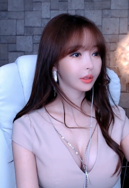 丝瓜视频下载免费无限看污片破解版截图2