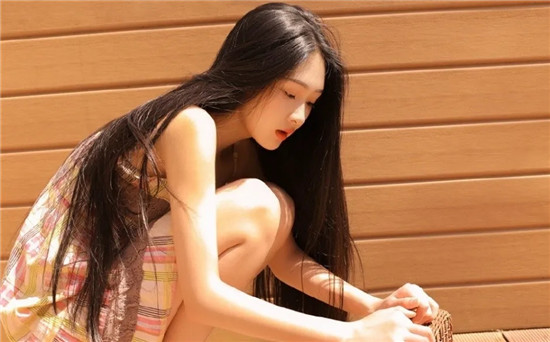 芭乐丝瓜榴莲向日葵鸭脖绿巨人污版:可以一键关注自己喜欢作品的播放器