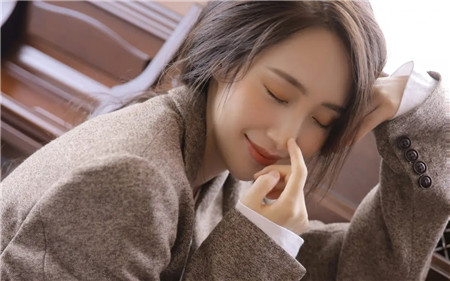 草莓芒果香蕉绿巨人丝瓜秋葵最新版:一款网罗海内外海量正版高清影视