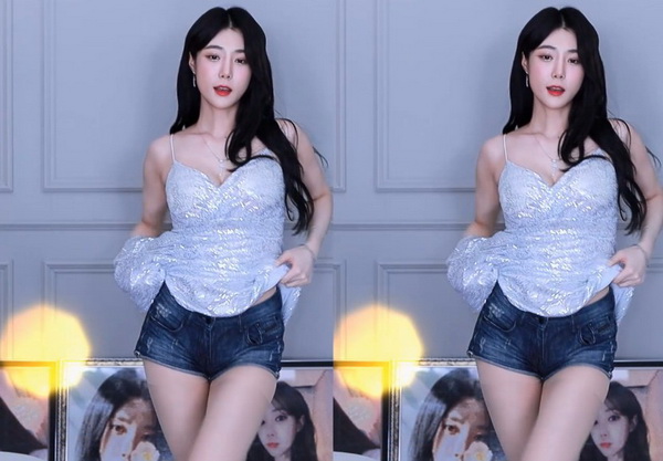 18岁污榴莲丝瓜草莓秋葵解锁截图1