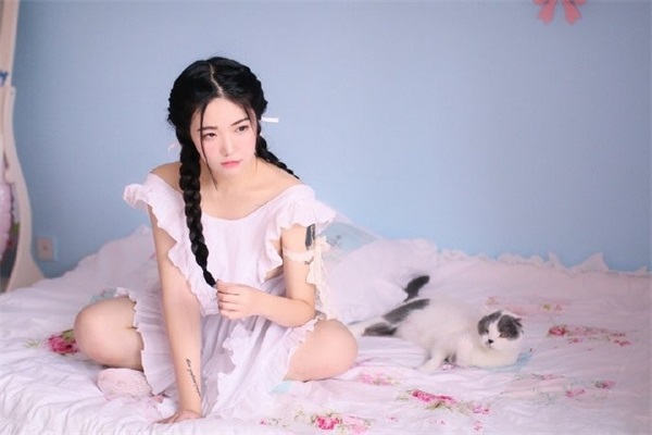 免费日韩无人区码卡二卡3卡完整版:一款每天都会更新超多视频资源的播放软件