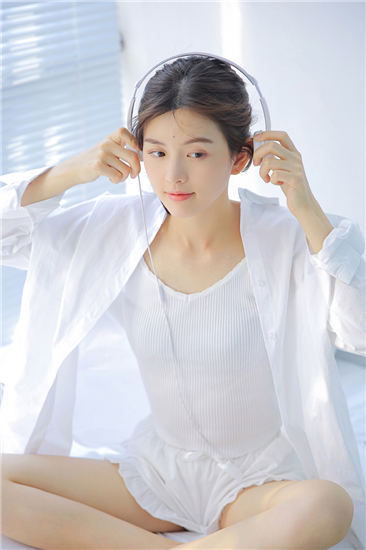 中文字日产乱幕7六区中文版截图1