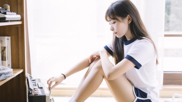 国产麻豆蜜桃果冻传媒视频截图3