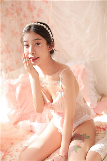 秋葵视频绿巨人观看截图1