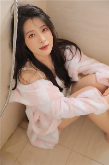 丝瓜榴莲向日葵草莓18岁污无限播放解锁版截图4