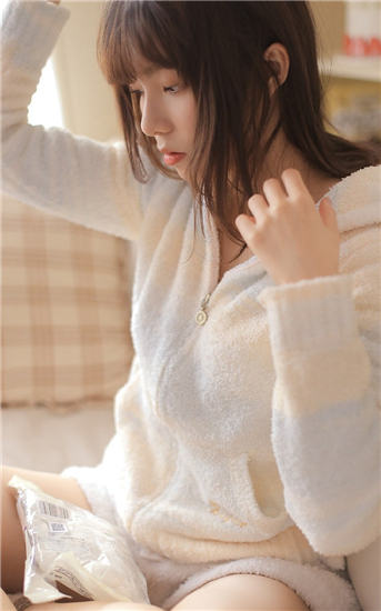 幸福宝app下载深夜释放自己caomei截图5