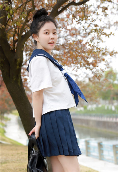 草莓绿巨人丝瓜香蕉黄瓜视频大全最新版截图3