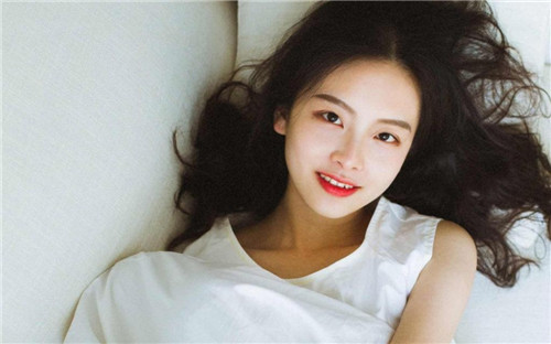 国色天香中文字幕2019年在线截图3