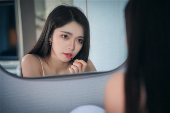 草莓秋葵向日葵榴莲ios版下载:富二代f2无限制精简版下载