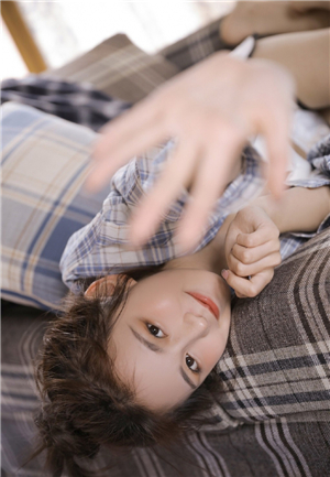 草莓榴莲秋葵芭乐视频截图1