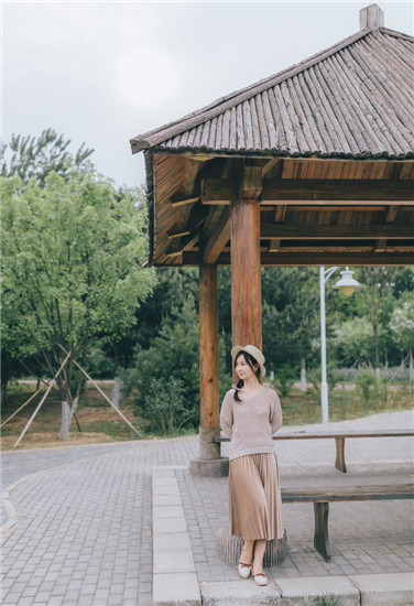 wyc.忘忧草绿巨人2022深夜时候偷偷看剧一定要用它！网友：实测偷偷看剧太好用！