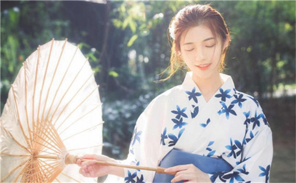 凌晨三点看日本片好吗:一般人都不好意思看