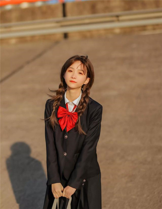 草莓丝瓜绿巨人千层浪视频截图3