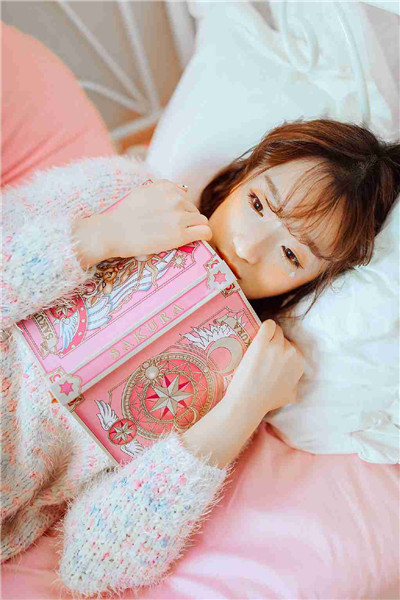 看b站直播樱桃直播都躲不掉女主播的魅力，水友表示：经常晚上一个人偷偷看！