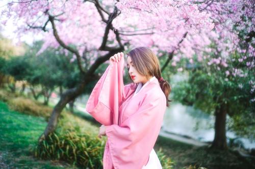 嗨浪苹果版：一款暖暖直播免费观看的无限制视频app