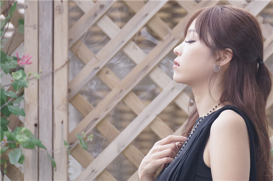 秋葵小蝌蚪榴莲茄子香草最新版:榴莲秋葵向日葵茄子丝瓜无限观看