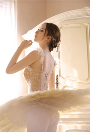 忘忧草在线精品一区二区三区四区已经为你去除掉所有广告,网友:在这里看视频特别舒服!