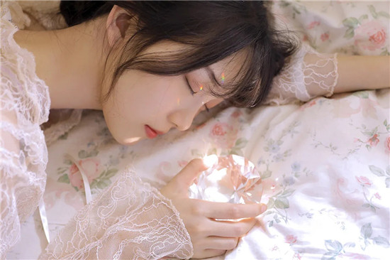 秋葵免费看污app:一款无限制满足你看污需求的播放软件